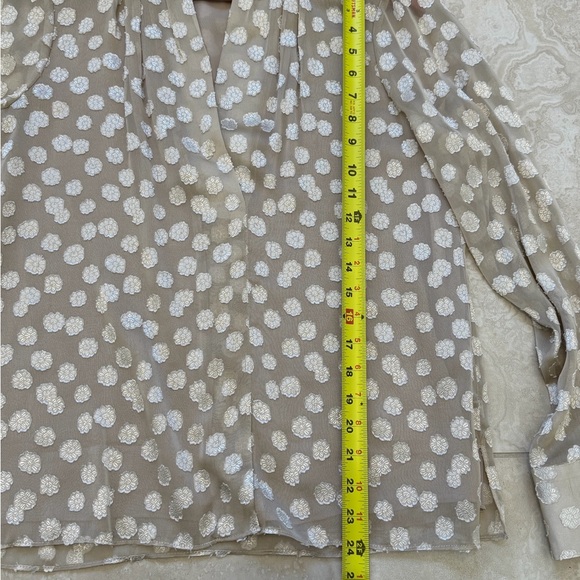 Calvin Klein Women's Shear Blouse Size Small Gold Long Sleeve V-Neck size small - Picture 13 of 13